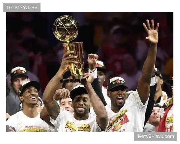 内森·阿克英超表现抢眼，助球队强势冲击冠军