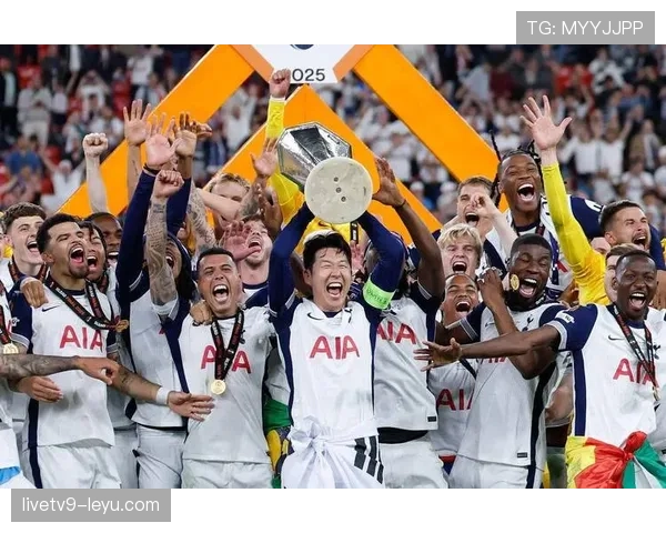 曼联强势夺冠，欧联杯荣耀归来引热议